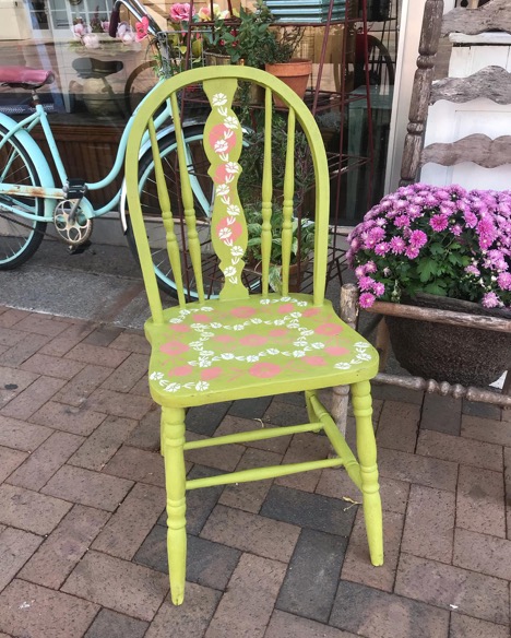 Chair project stencils with Annie Sloan® Chalk Paint® products at Reimagined by T. Underwood